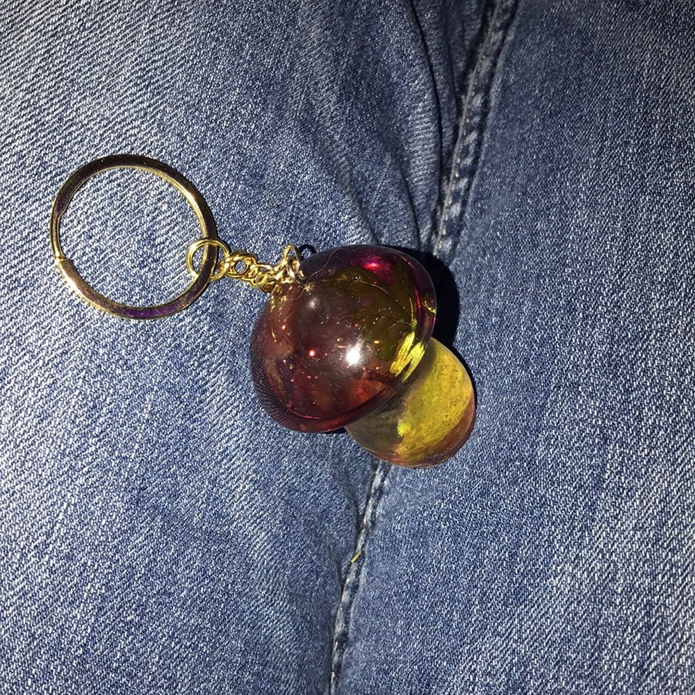 Epoxy mushroom 🍄 keychain grapes 🍇 leaves New